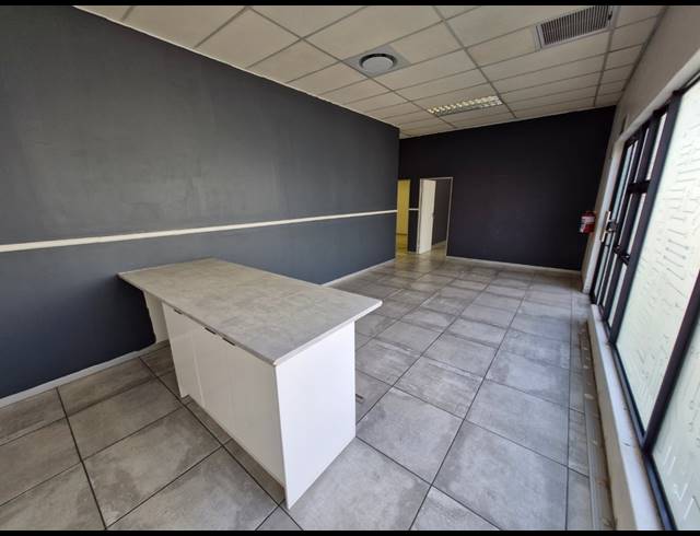 133M² OFFICE TO LET IN BARTLETT